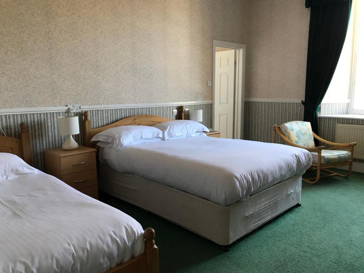 The White Hart Hotel Martock Bagian luar foto